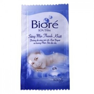 Bioré Shower brightening smooth pure 5g – Sachet