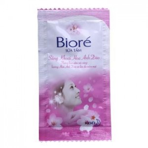 Bioré Shower fresh cherry blossoms 200ml – Bag